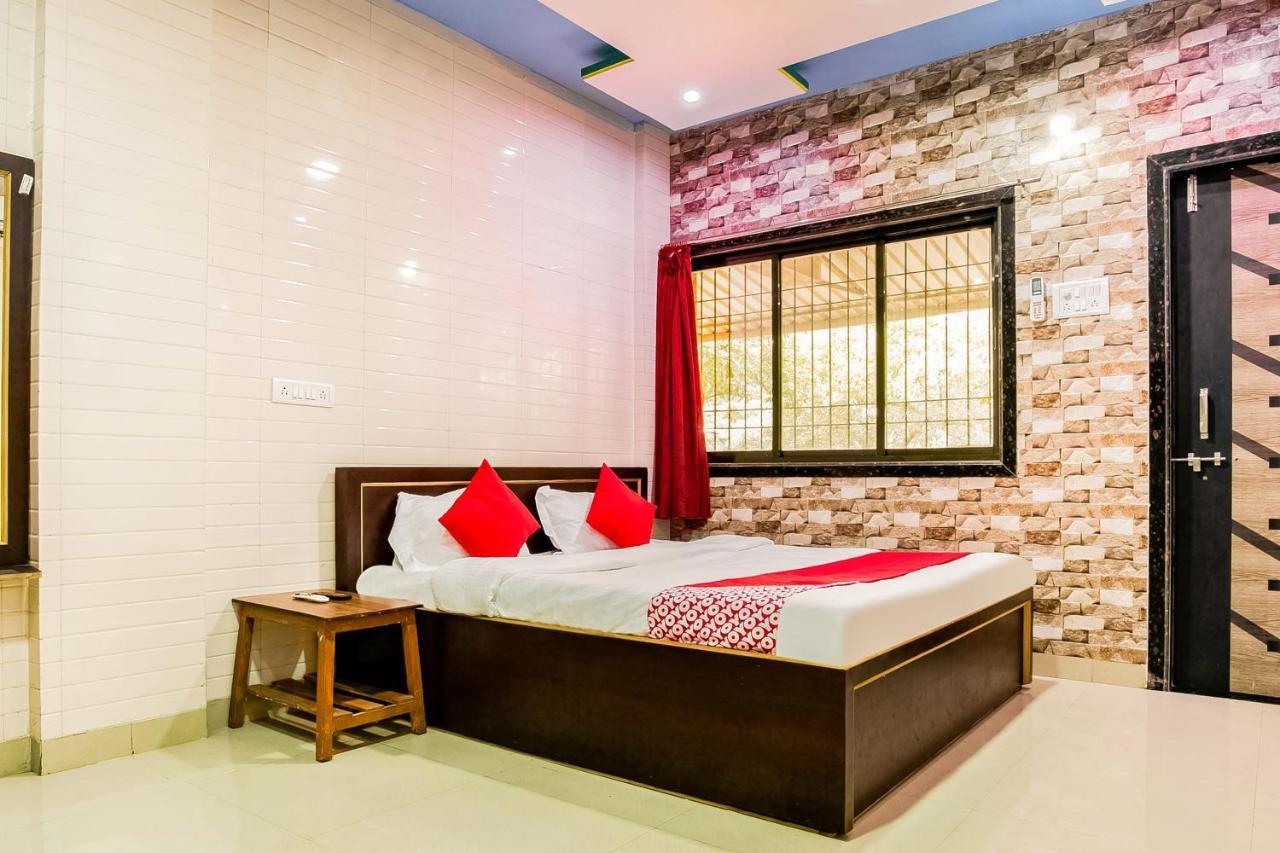 Oyo 63030 Mhatre Farm & Resort Chinchani Extérieur photo