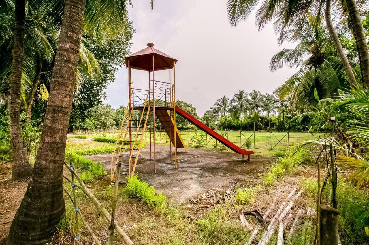 Oyo 63030 Mhatre Farm & Resort Chinchani Extérieur photo